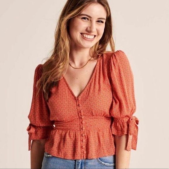 NWT Abercrombie Tie Sleeve Peasant Top SIZE M - Picture 1 of 8